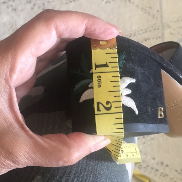 BALLY Womens suede embroidered shoes🛍 - Picture 6 of 9